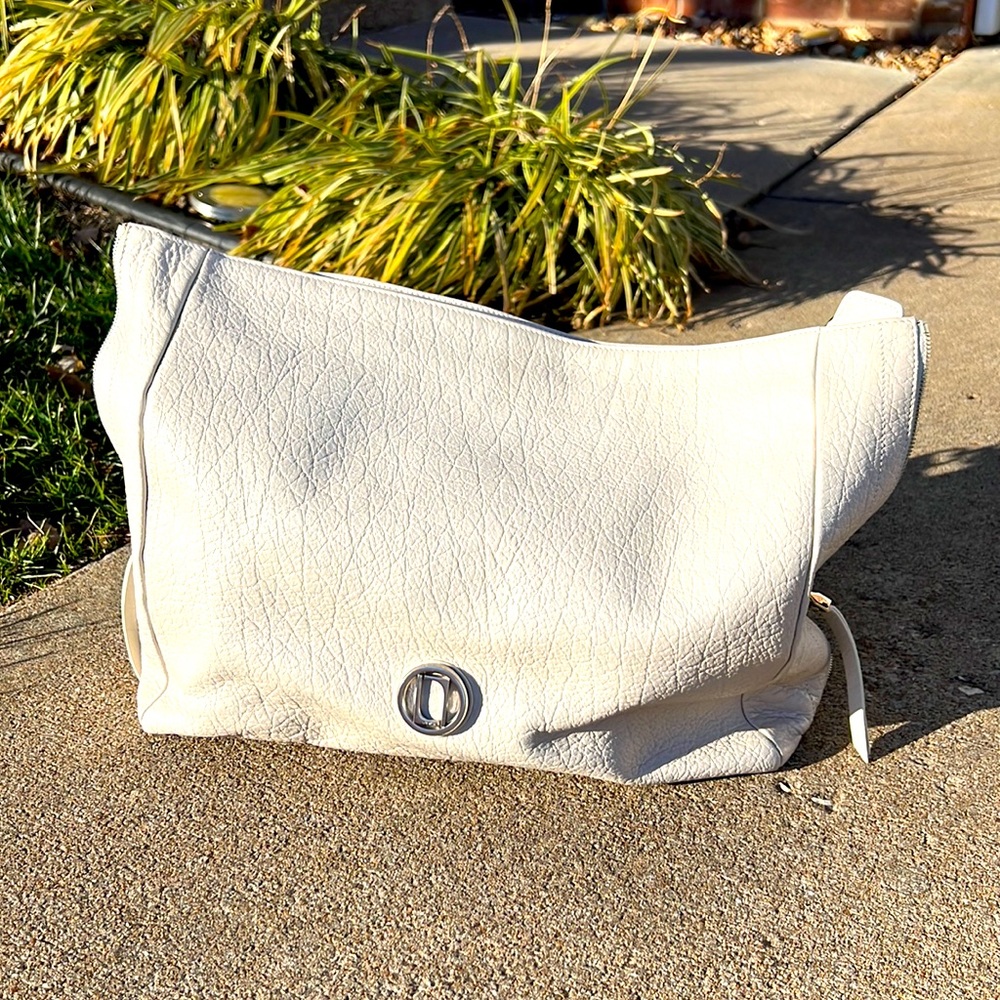 Laurèl off white leather purse